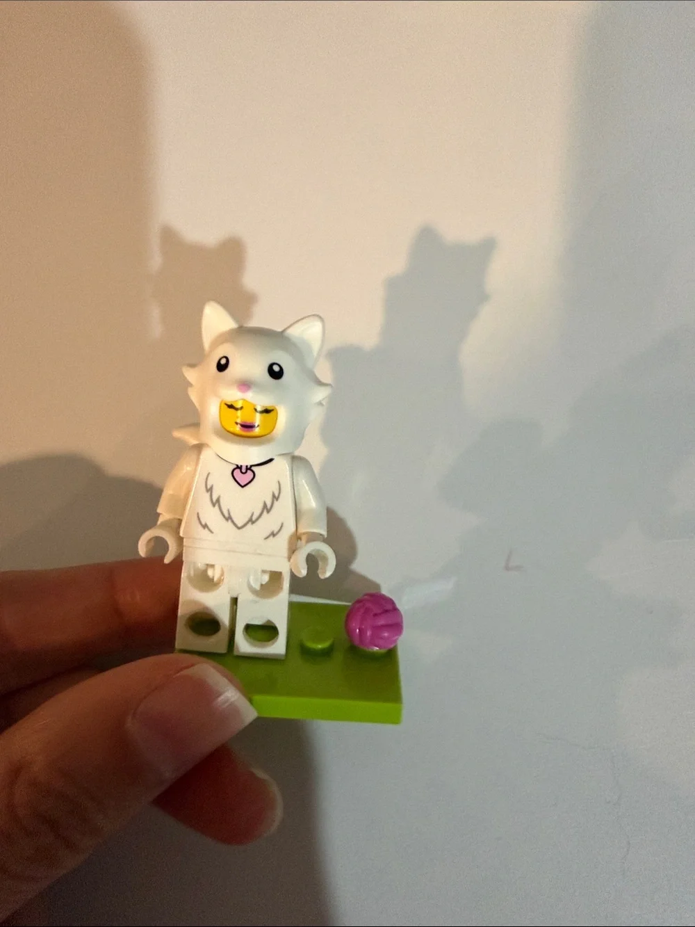 Lego White cat & Dalmatian Minifigure Duo with Green Bases